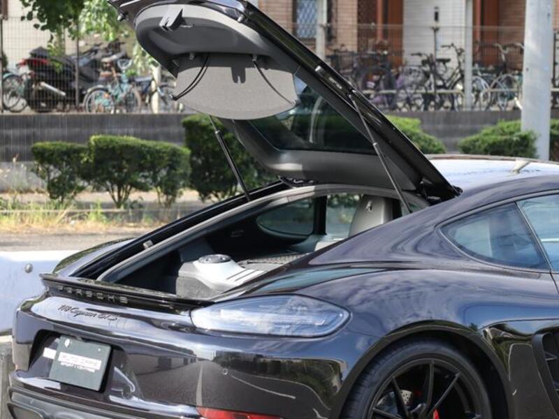 718 CAYMAN