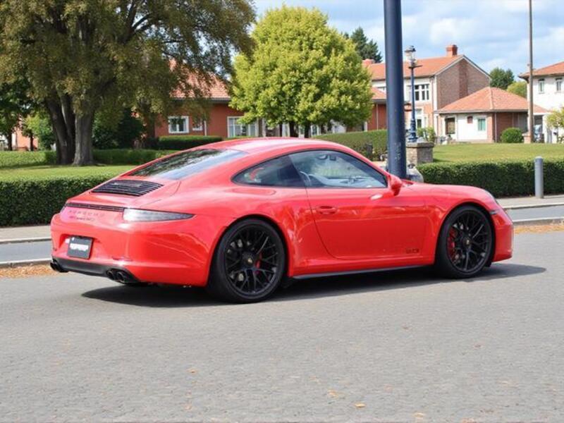 911