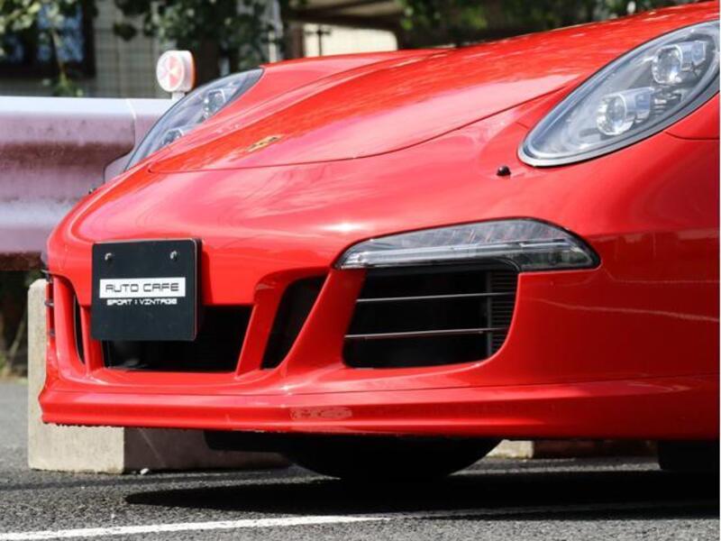 911