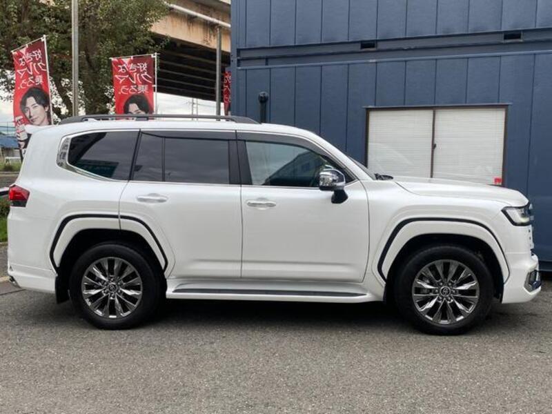 LAND CRUISER