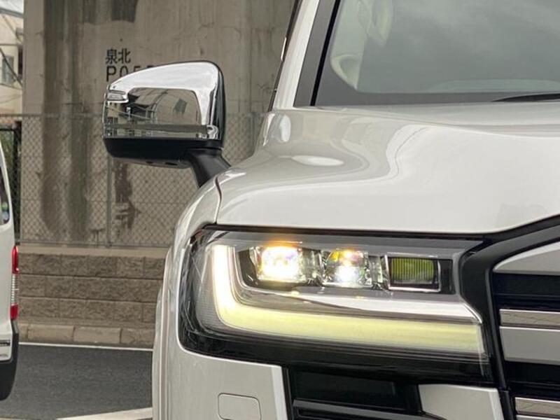 LAND CRUISER
