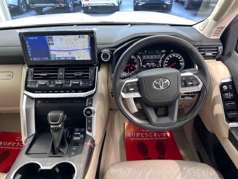 LAND CRUISER