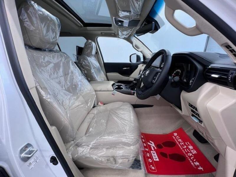 LAND CRUISER