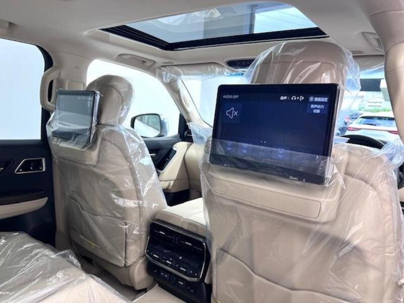 LAND CRUISER