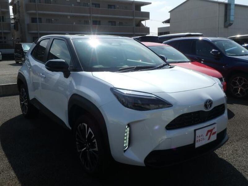 YARIS CROSS
