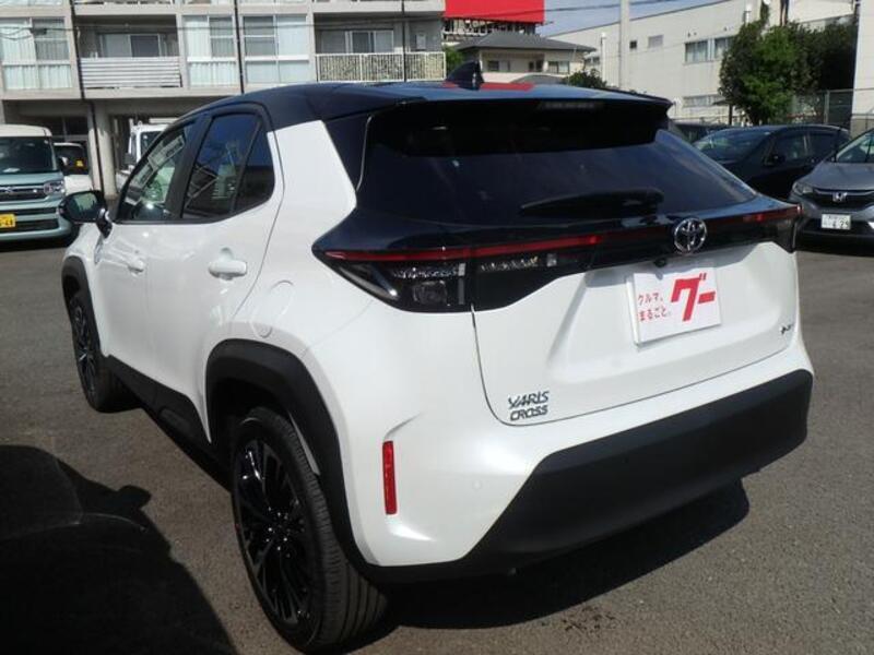 YARIS CROSS