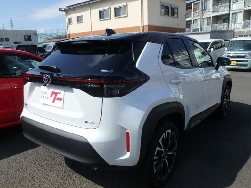 YARIS CROSS