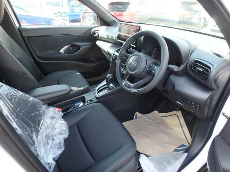 YARIS CROSS