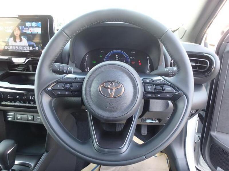 YARIS CROSS
