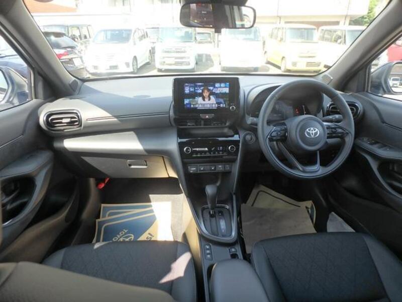 YARIS CROSS