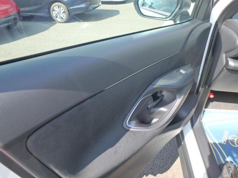 YARIS CROSS
