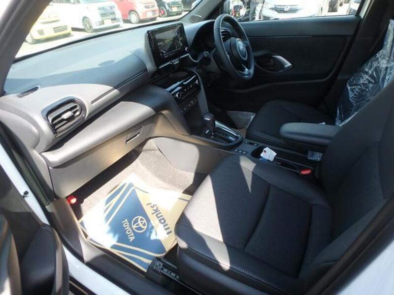 YARIS CROSS