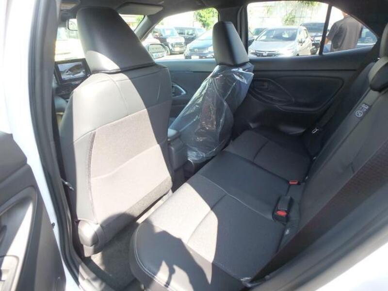 YARIS CROSS