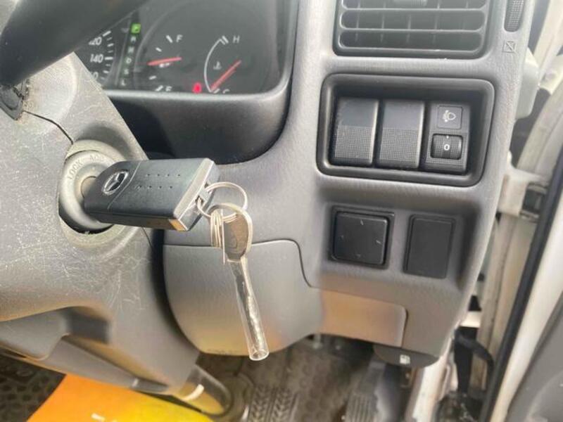 BONGO VAN