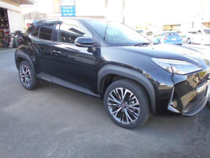 YARIS CROSS