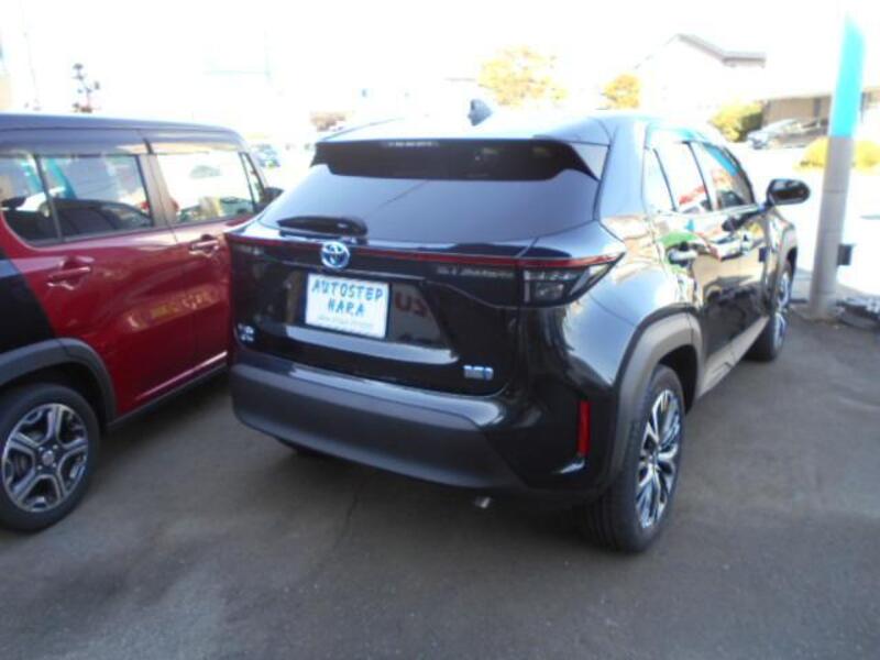 YARIS CROSS