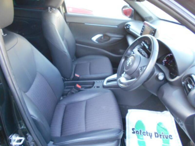 YARIS CROSS