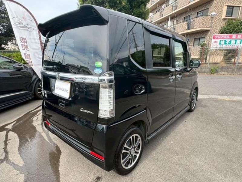 N BOX CUSTOM