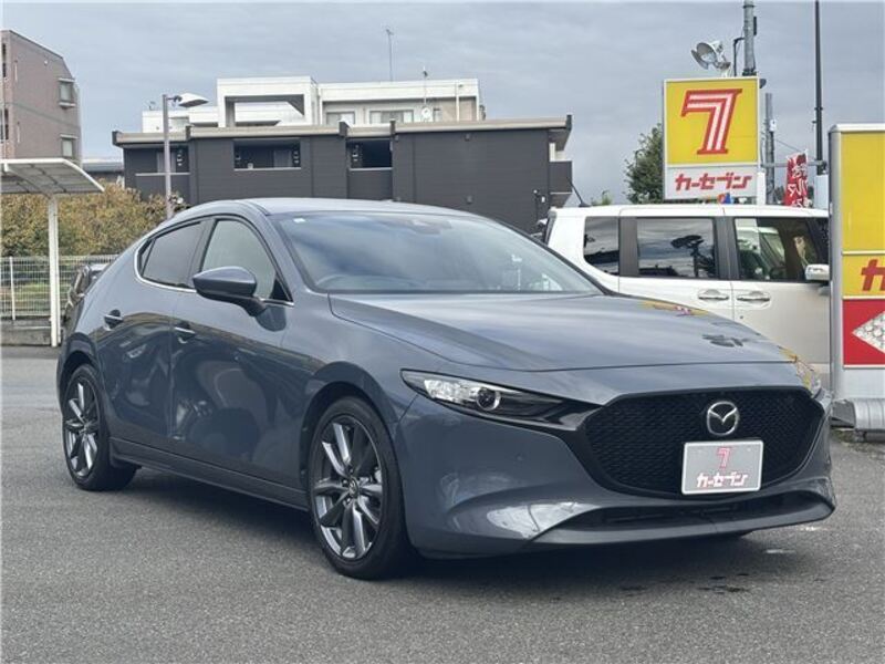 MAZDA3