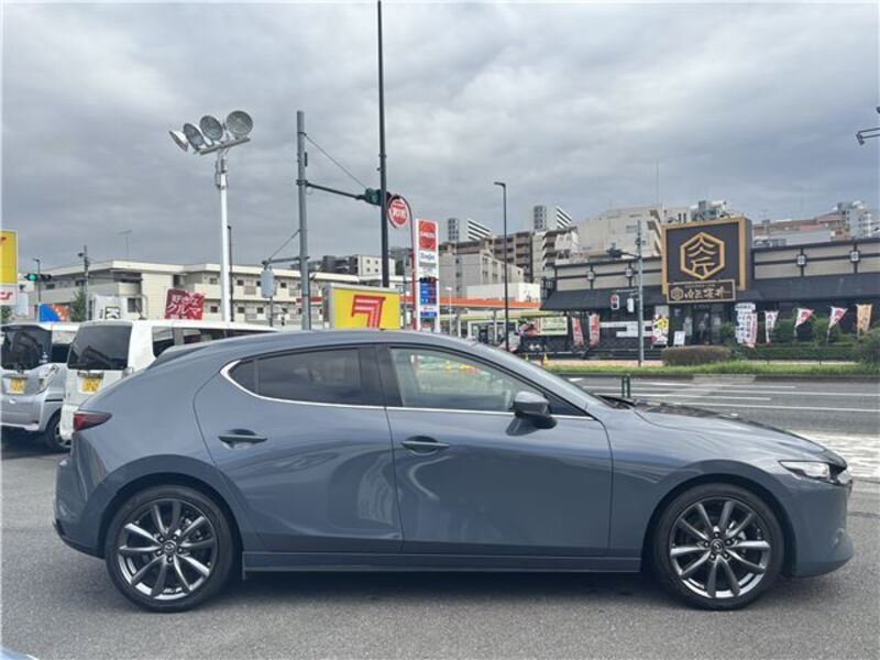 MAZDA3