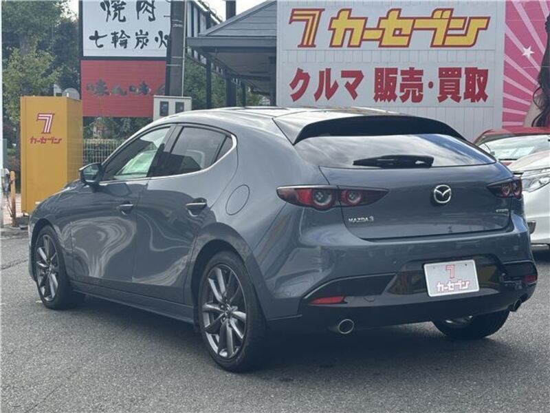 MAZDA3