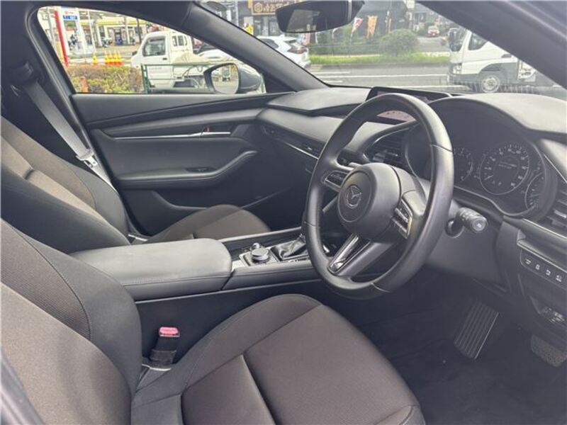 MAZDA3