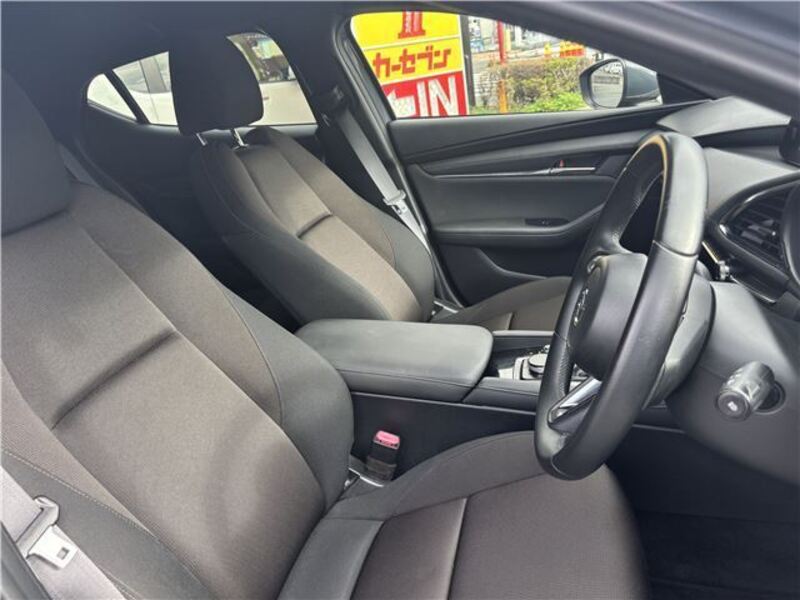 MAZDA3