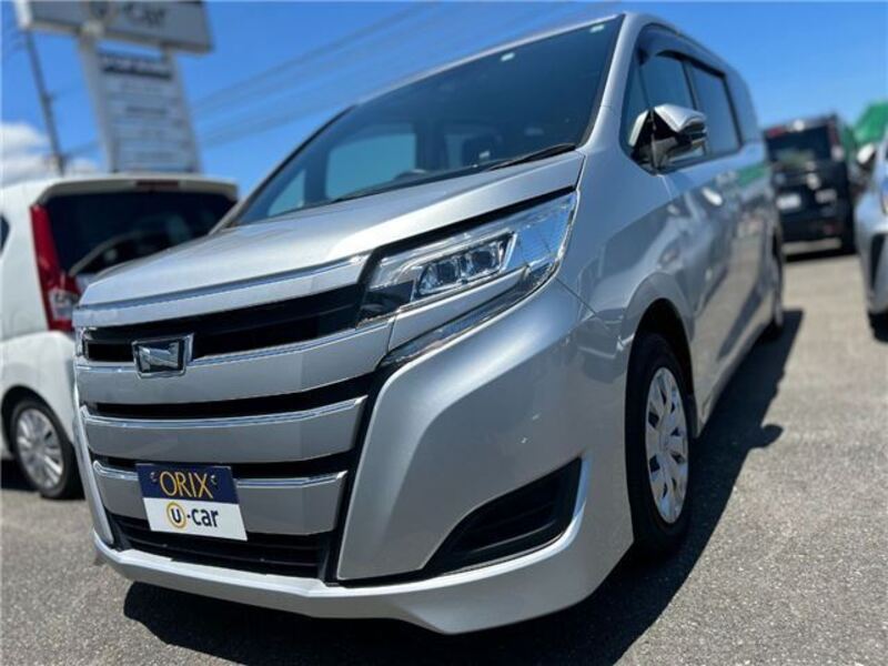 TOYOTA NOAH
