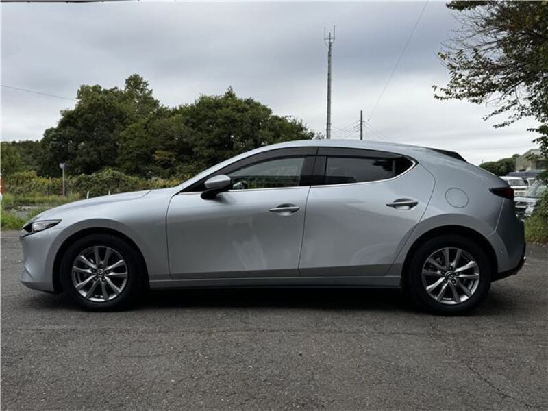 MAZDA3