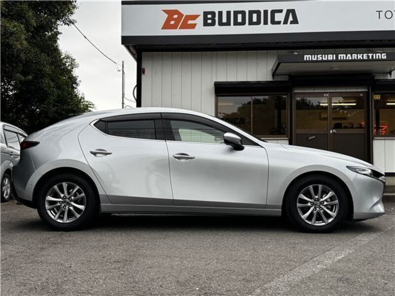 MAZDA3