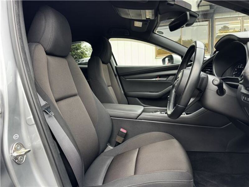 MAZDA3