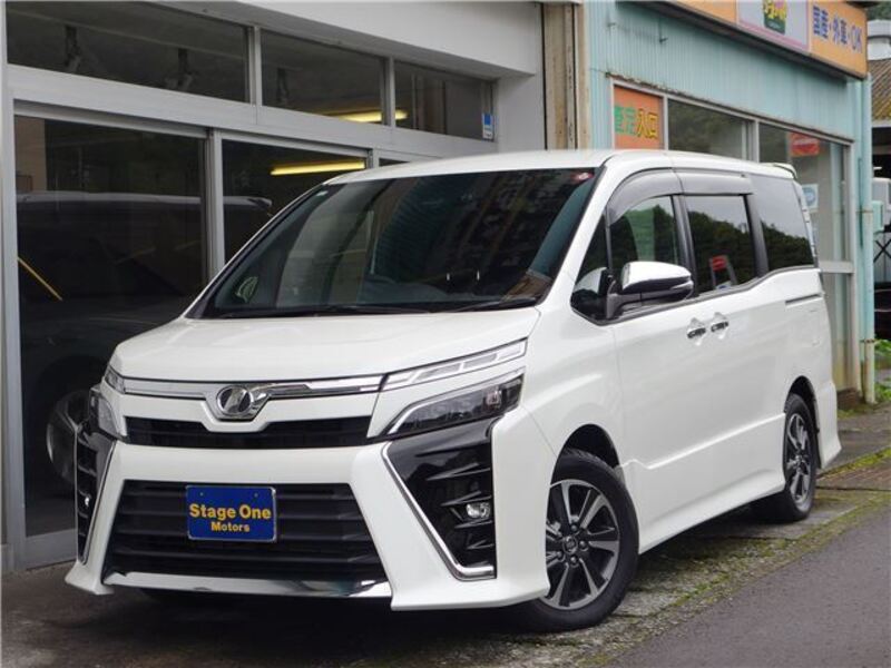 TOYOTA VOXY