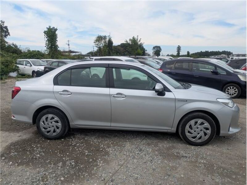 COROLLA AXIO