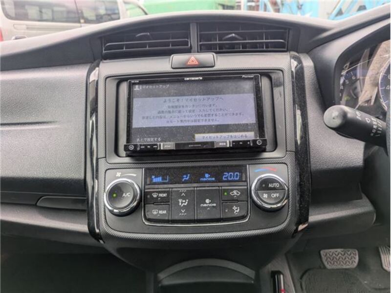 COROLLA AXIO