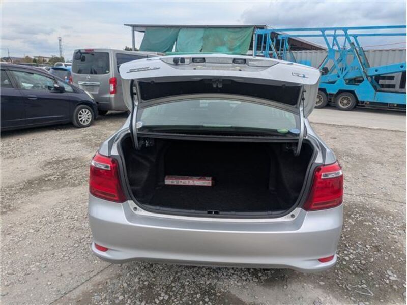 COROLLA AXIO