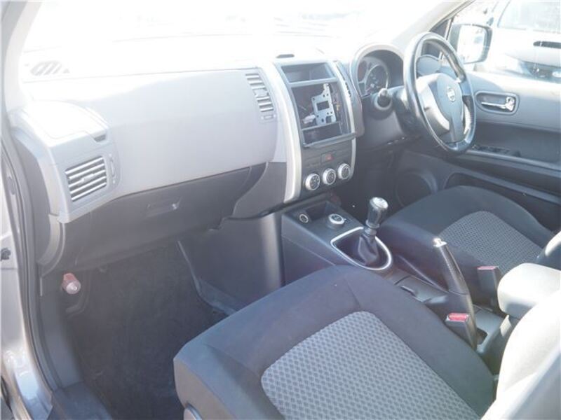 X-TRAIL
