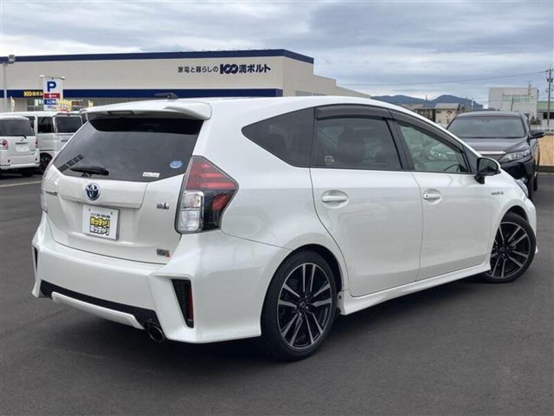 PRIUS ALPHA