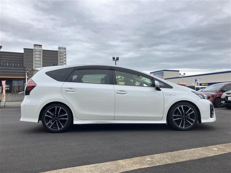 PRIUS ALPHA