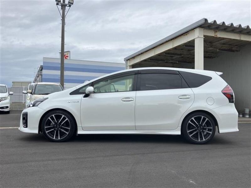 PRIUS ALPHA