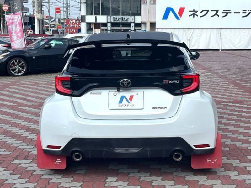 GR YARIS