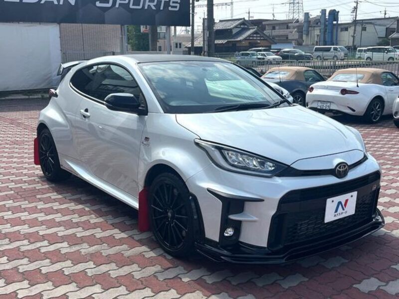 GR YARIS
