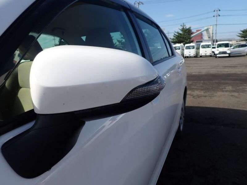 COROLLA AXIO
