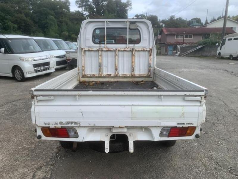CLIPPER TRUCK