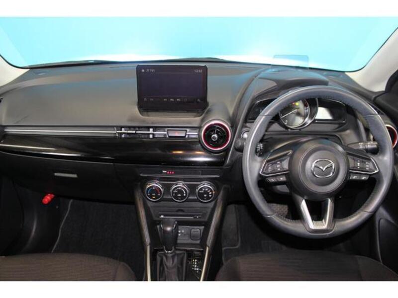 MAZDA2