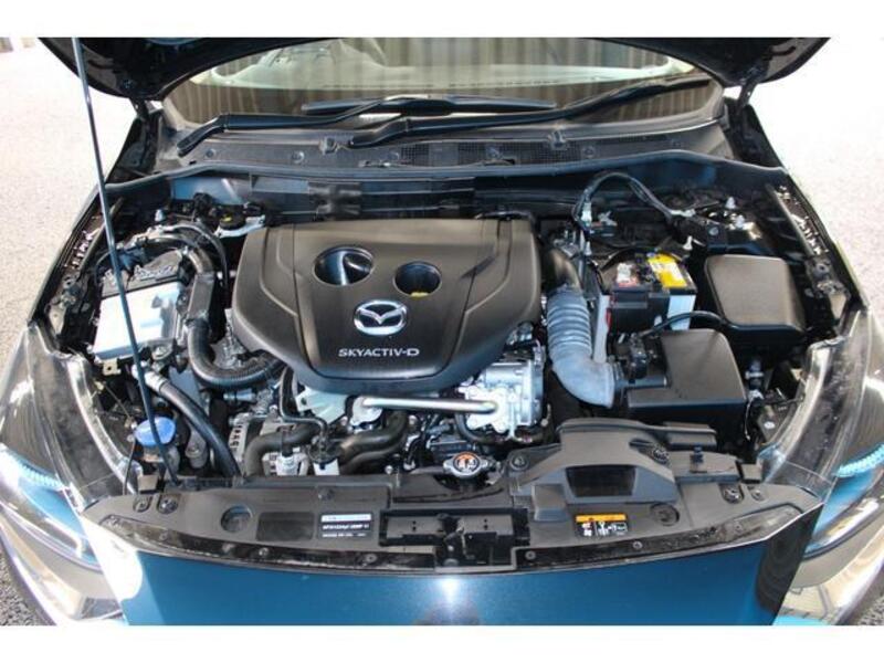 MAZDA2