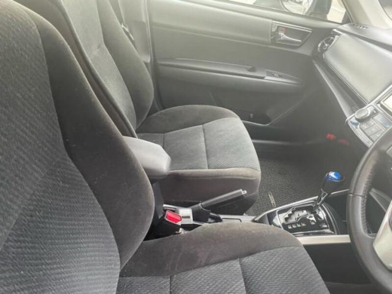 COROLLA AXIO
