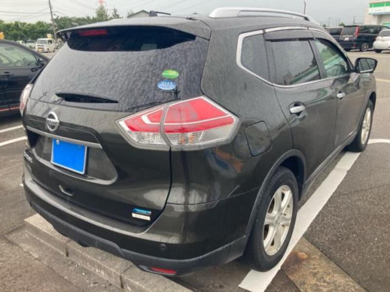 X-TRAIL