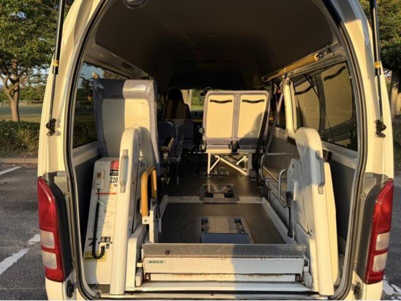 HIACE VAN