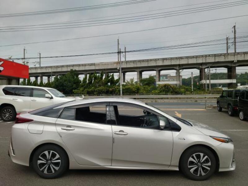 PRIUS PHV