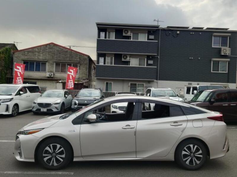 PRIUS PHV